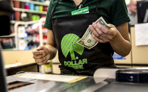 how much does dollar tree pay 2022